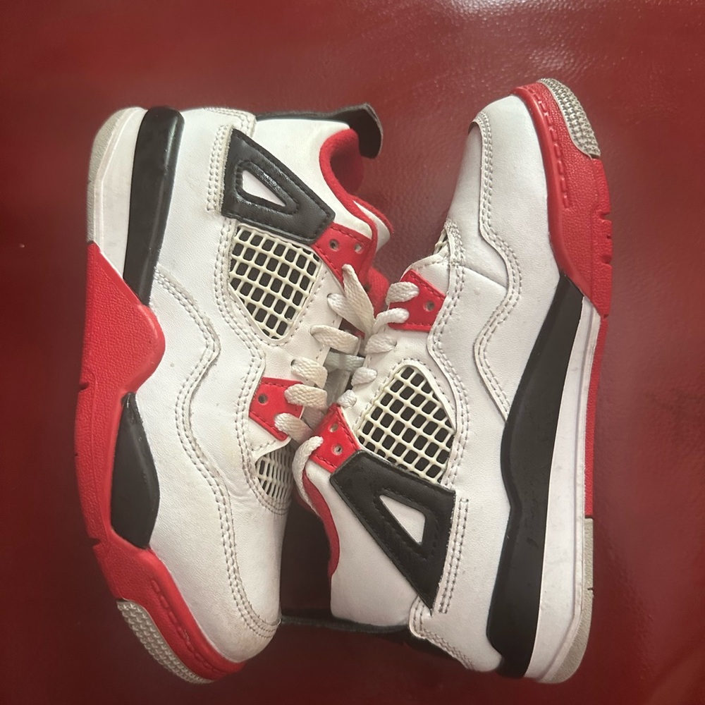 Little Boys Jordan’s Size 11c